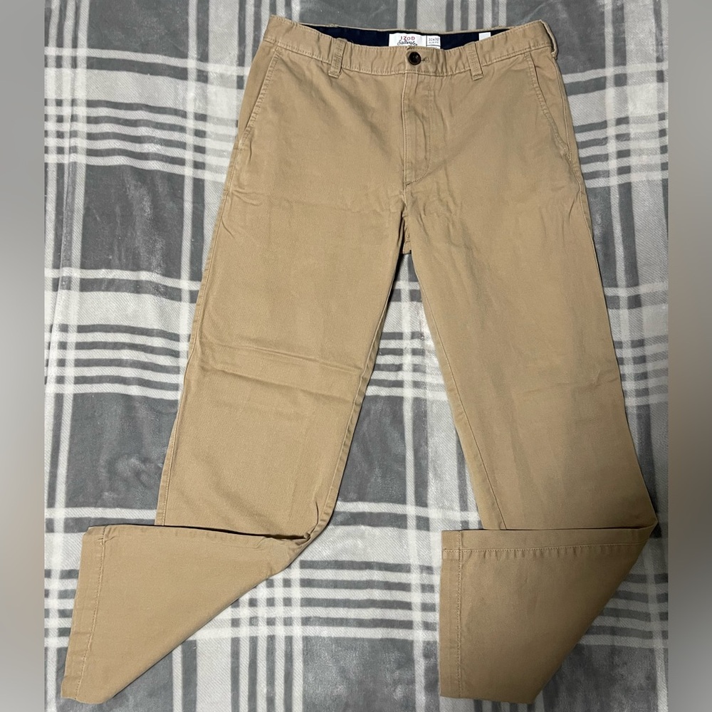 IZOD Saltwater Men’s Slim Fit Flat Front Khaki Pants (Size 32x32)
